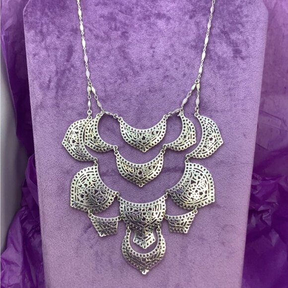 Stella  Dot Open Lace Style Silver Necklace - Picture 2 of 6